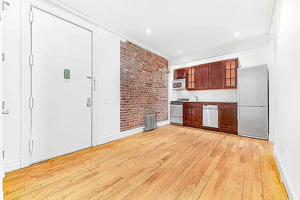 Rented by REAL New York | media 9