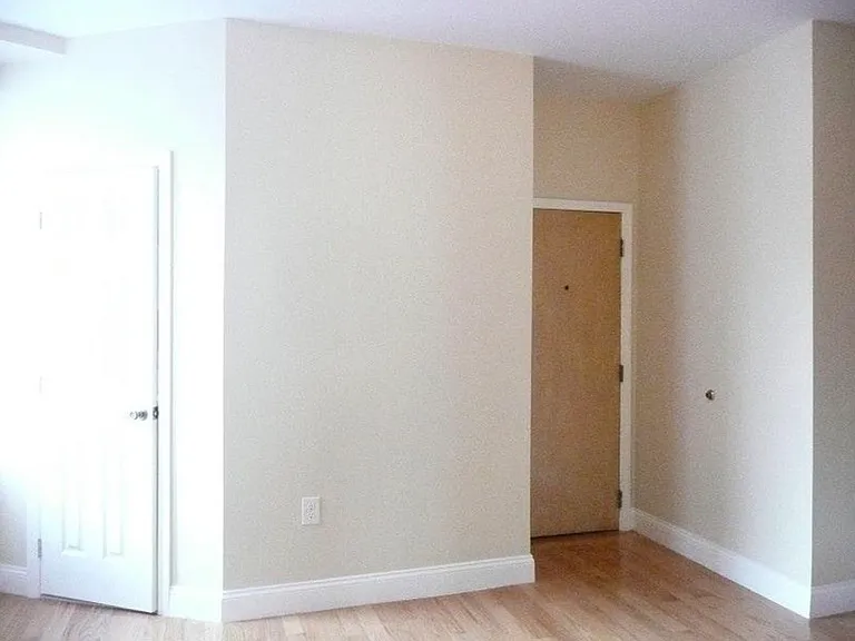 152 New York Ave #8 — Photo 8