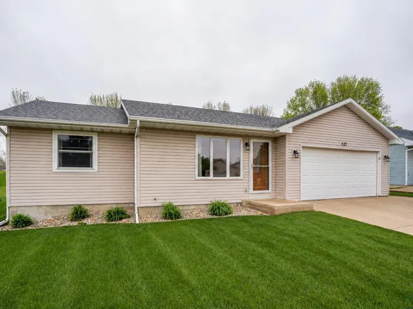 527 Countryside Dr, Le Mars, IA 51031