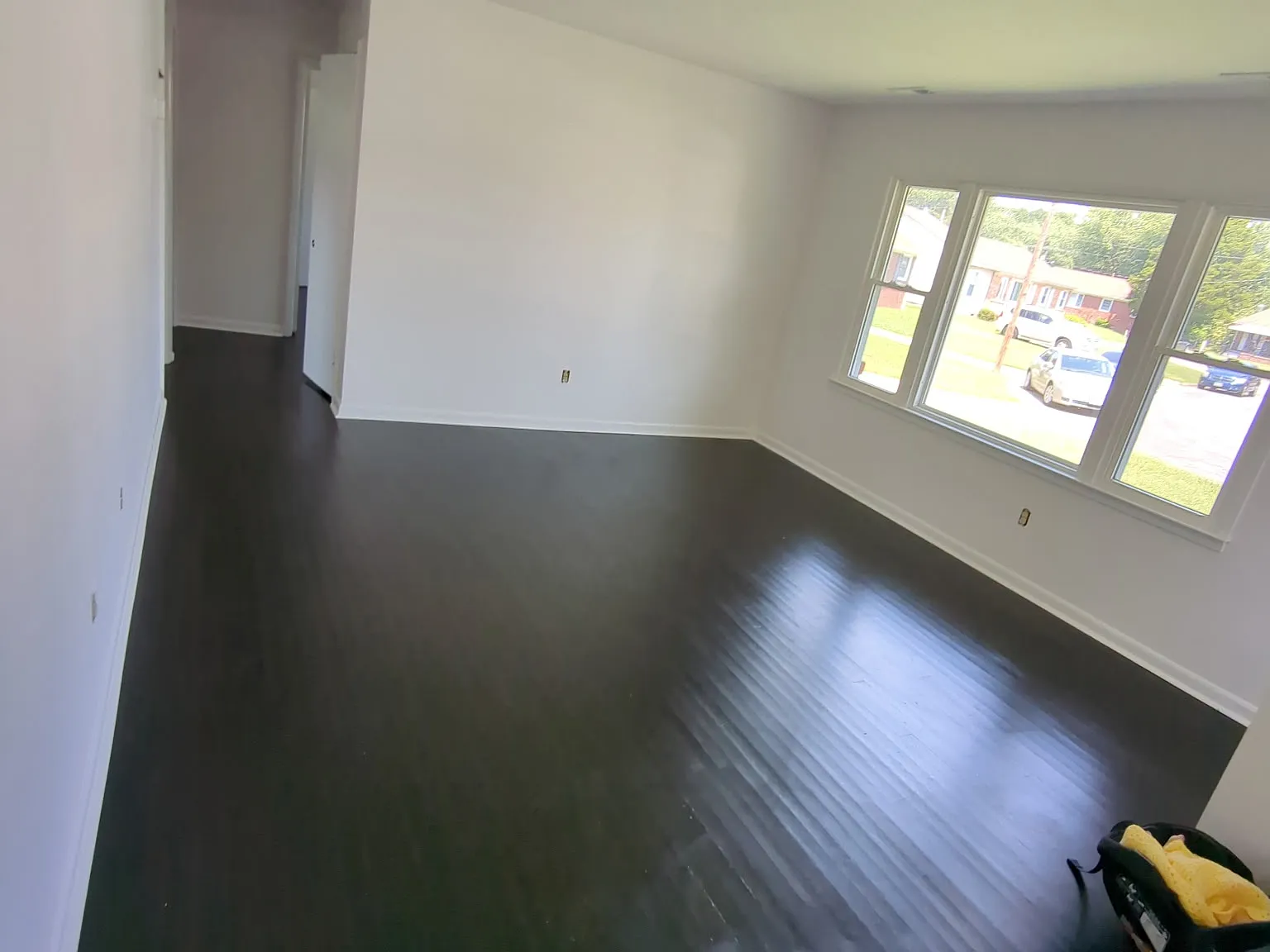3 bed, 1005 sqft, $1,900 — Photo 2