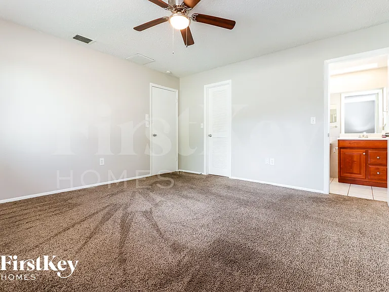 7704 Riverdale Dr — Photo 8