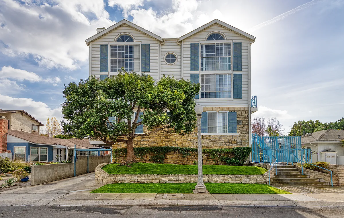 6730 West 86th Place - 6730 W 86th Pl #4
