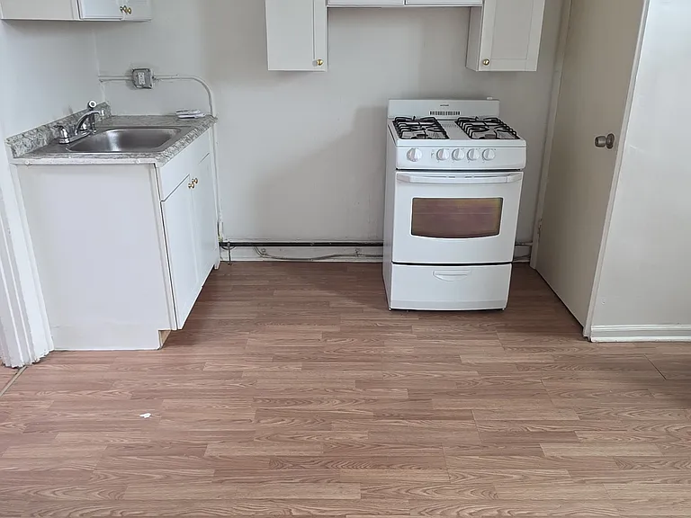 2920 Parkwood Ave #3 — Photo 6