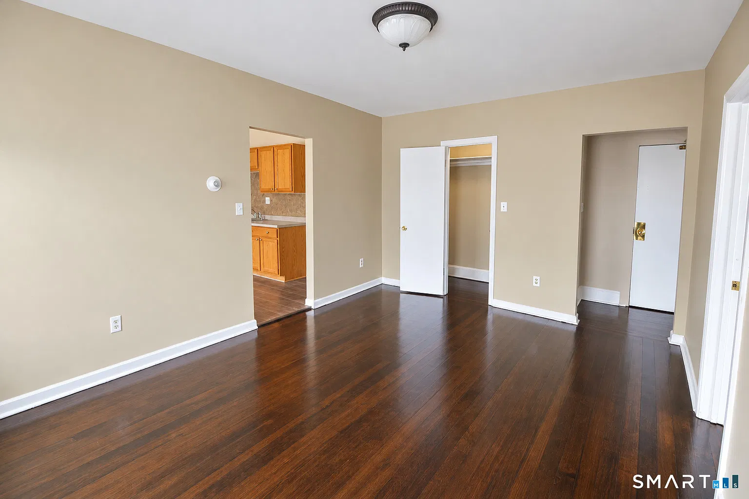 3 bed, 1.0 bath, 1675 sqft, $2,175 — Photo 4