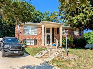 14814 Dyer Dr, Woodbridge, VA 22193