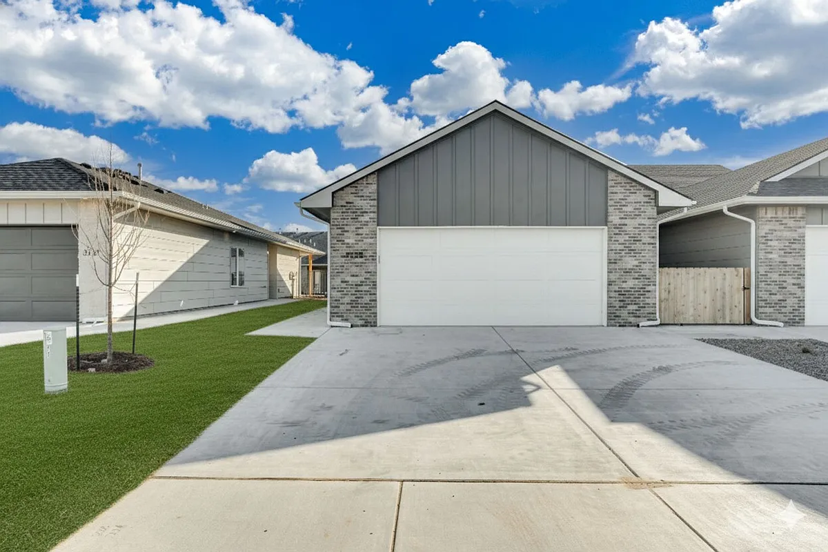 Building Photo - 3854 Long Leaf St