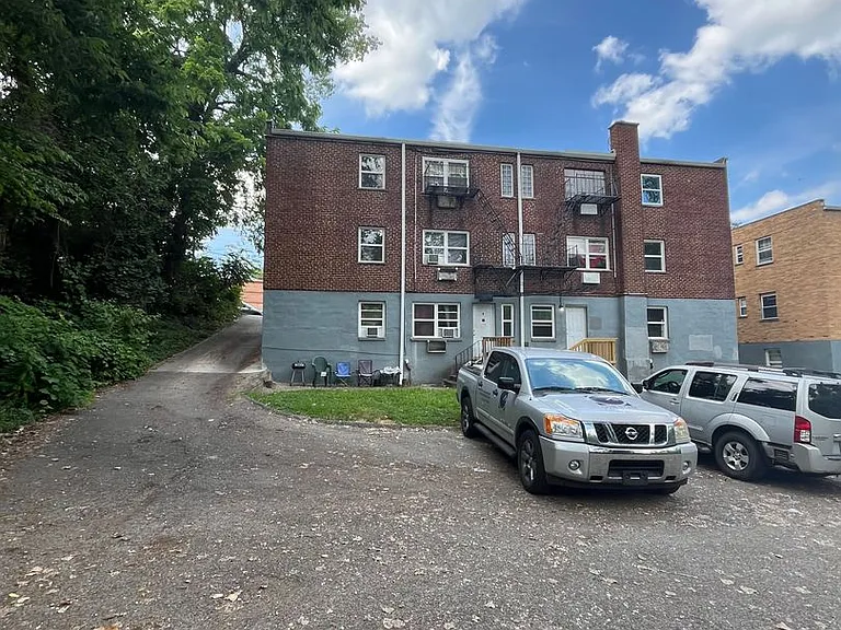 4056 Reading Rd — Photo 8