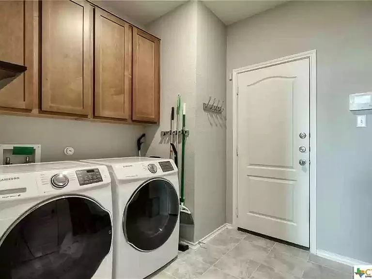 220 Danablu Dr — Photo 14