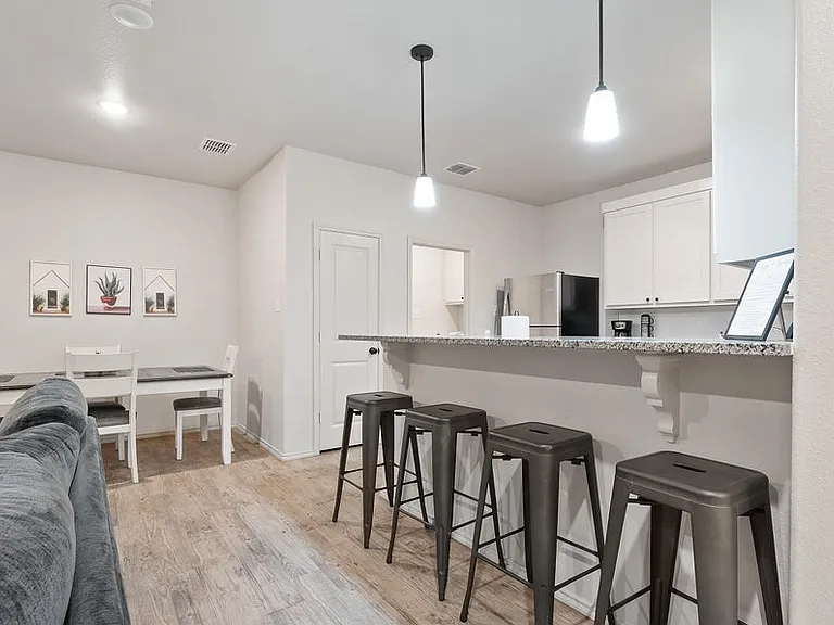 5606 Kemper St — Photo 10