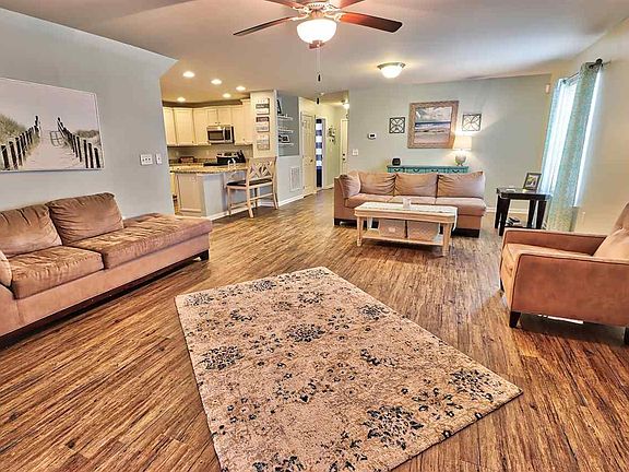 4th image of 6410 Somerset Dr