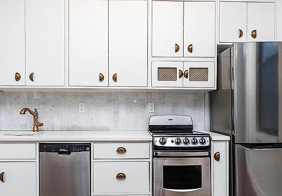 2nd image of 468 Washington Ave #2