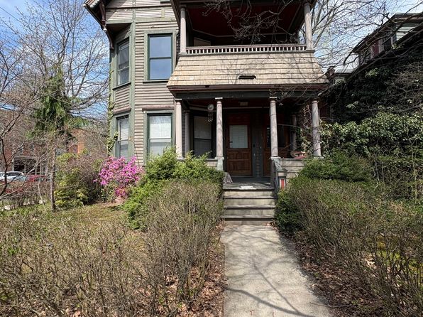 799 Elm St