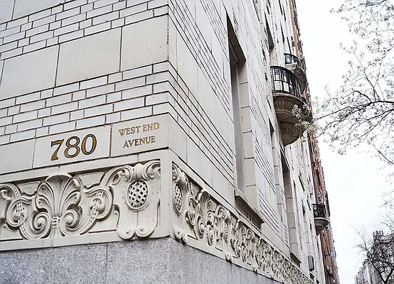 Sold by Warburg | media 14