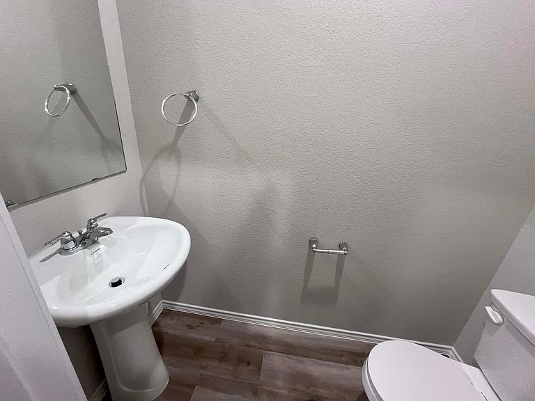 214 Damon Dr — Photo 12