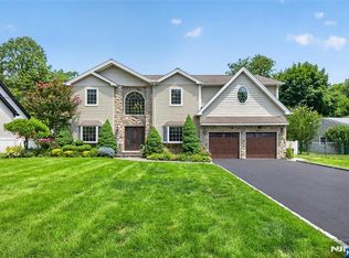 33 Crestwood Dr, Glen Rock, NJ 07452