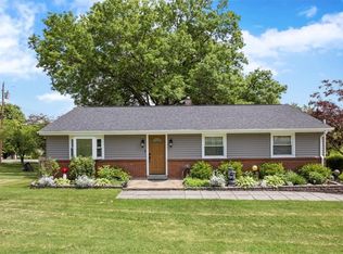 1667 Charlton Heights Rd, Coraopolis, PA 15108