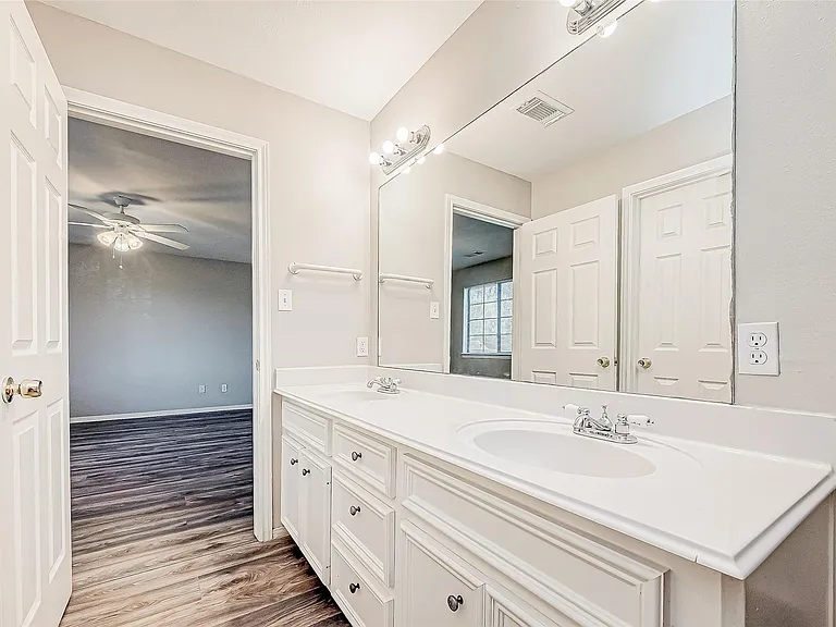 10043 Morocco Rd — Photo 34