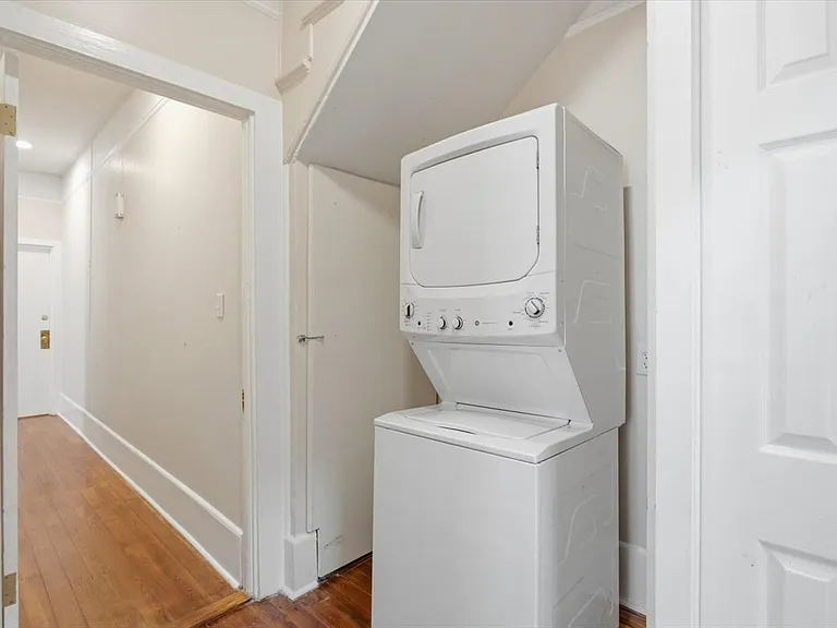 2301 Abercorn St #A — Photo 26