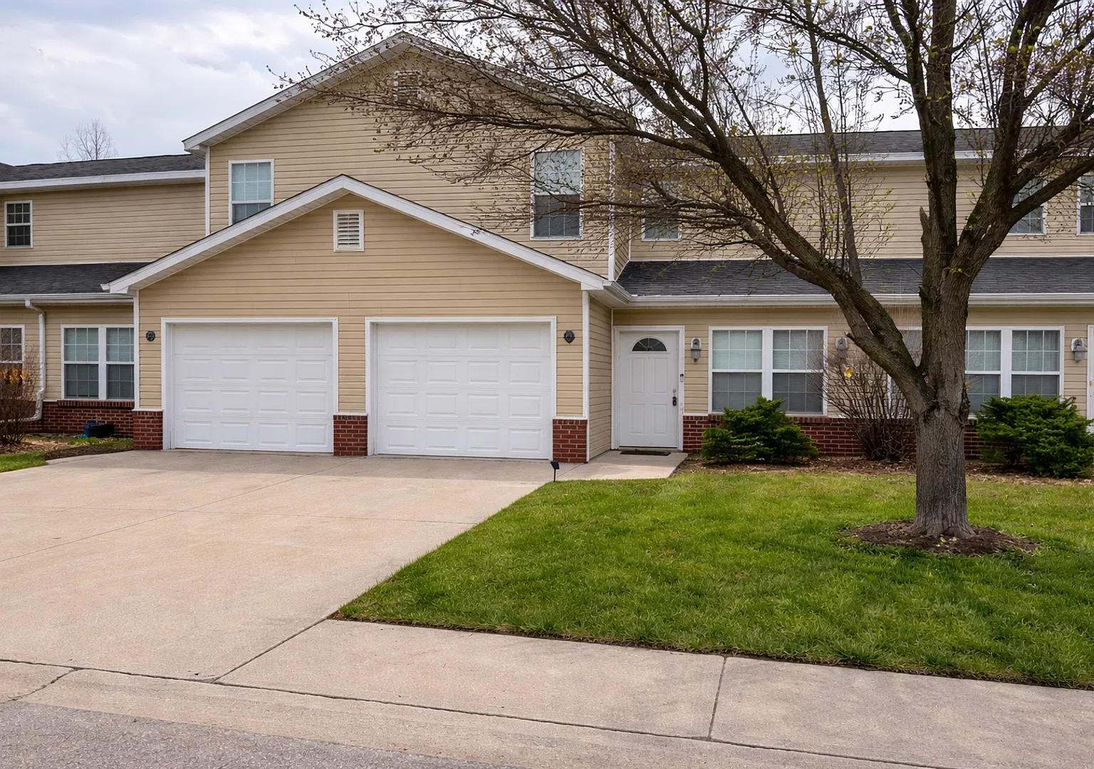 Beautiful 3 Bedroom TownHouse — Photo 2