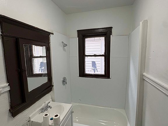 5th image of 2014 N 35th St #2
