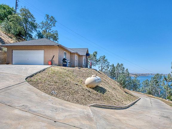 3rd image of 27306 El Lado Rd