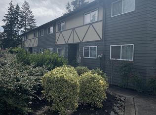 17400 Webster Rd APT 10, Gladstone, OR 97027