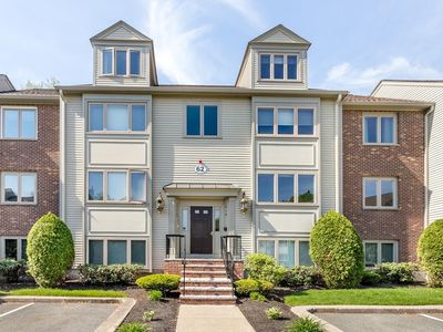 62 Maple St APT J, Canton, MA, 02021