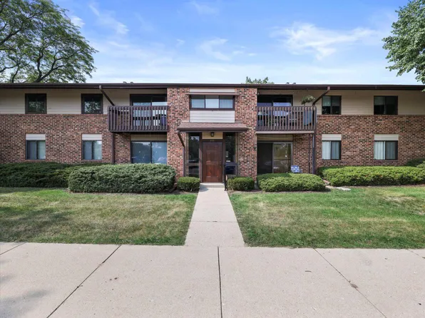 339 Park Hill DRIVE #E, Pewaukee, WI 53072