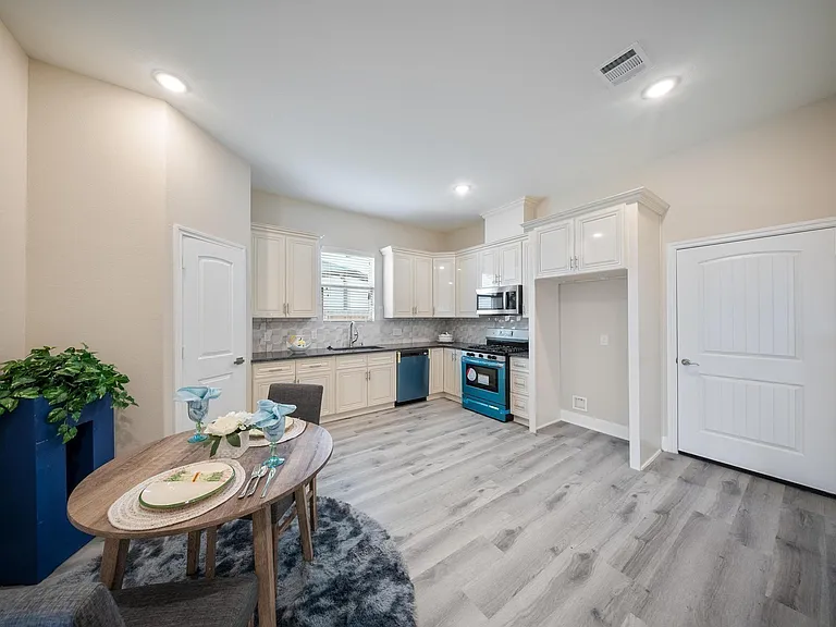 2015 Olivos St — Photo 11