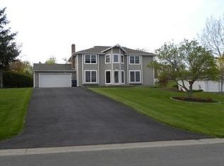 52 County Clare Cres, Fairport, NY 14450