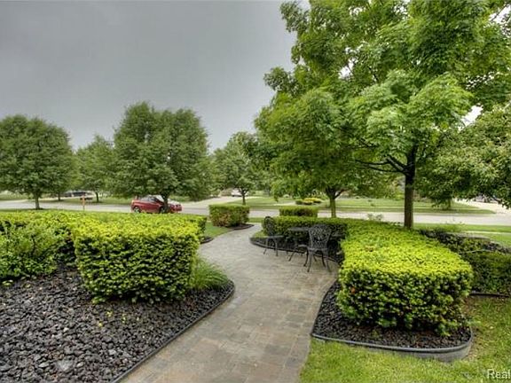 3rd image of 519 Sylvan Dr