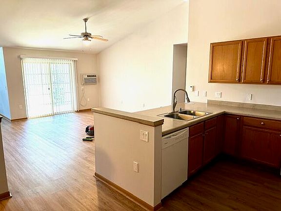 4th image of W1060 Marietta Ave APT 111