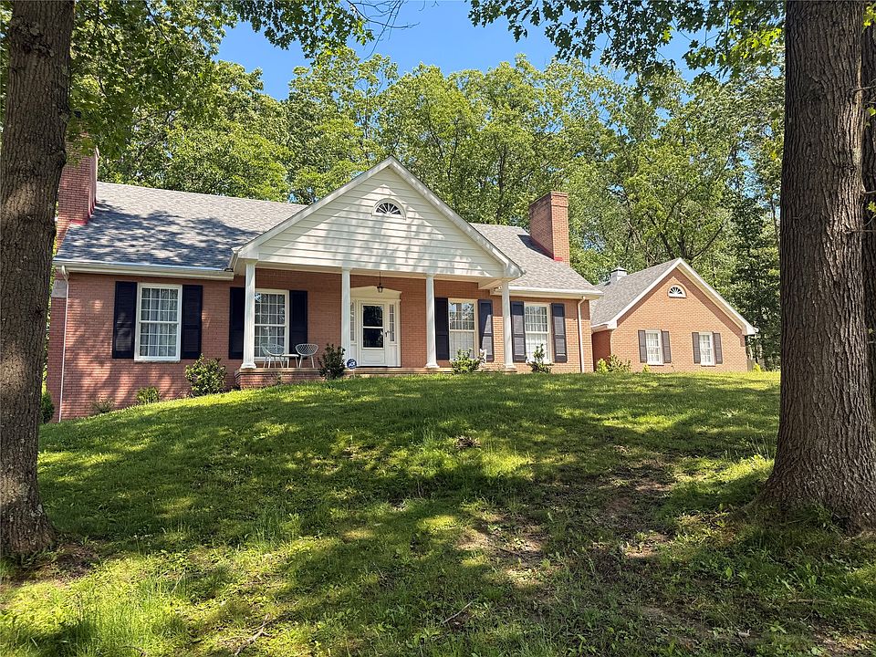 1st image of 21 Oakwood Dr