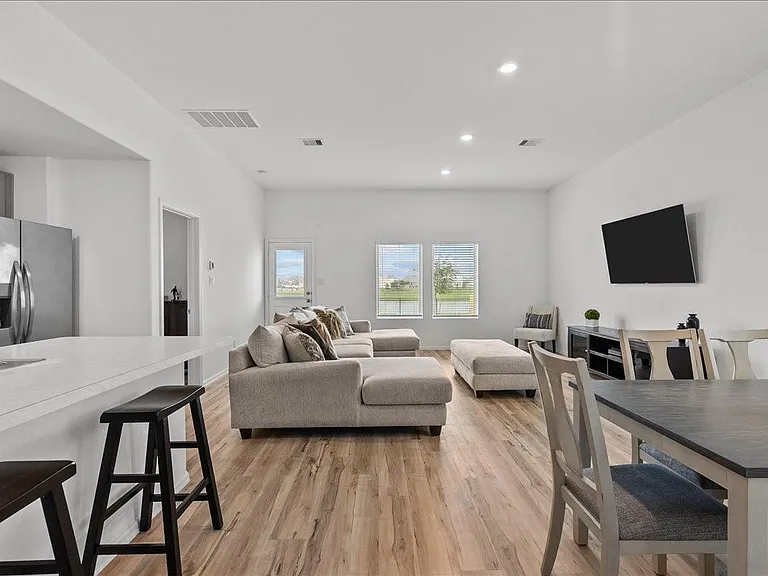 512 Maple Bend Ln — Photo 10