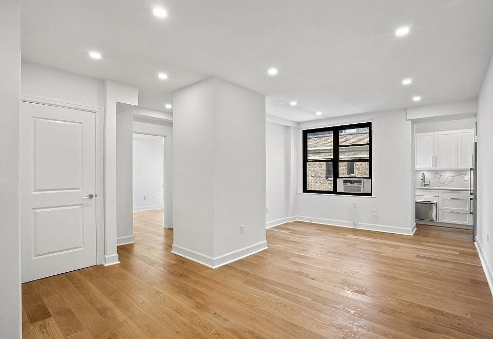 1st image of 160 E 48th St APT 9N