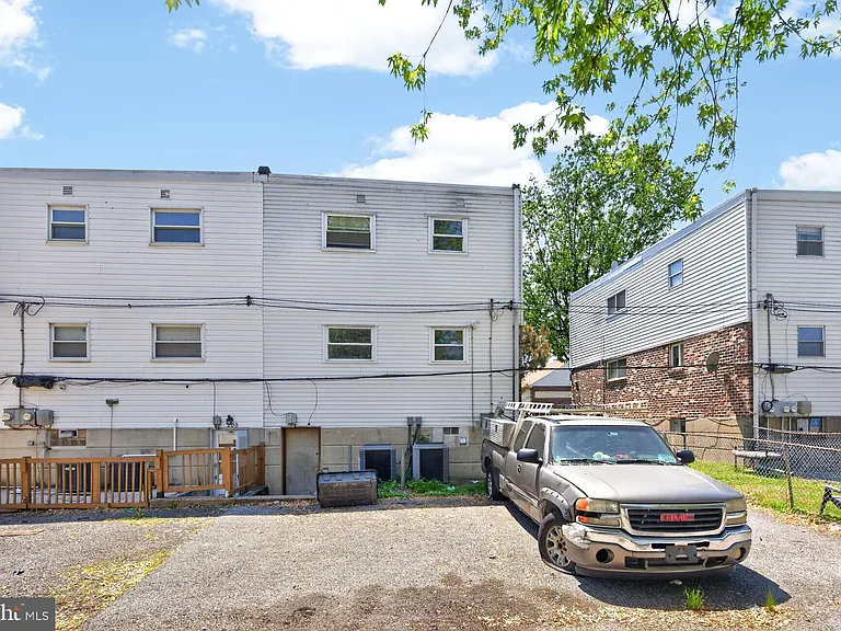 202 Green St — Photo 19