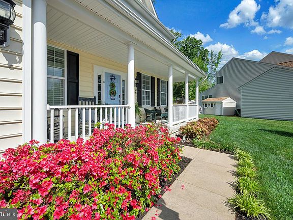 4th image of 6 Glen Allen Ct