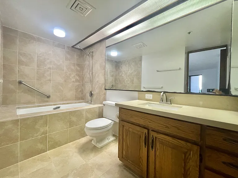 555 Hahaione St #1E-1 — Photo 17
