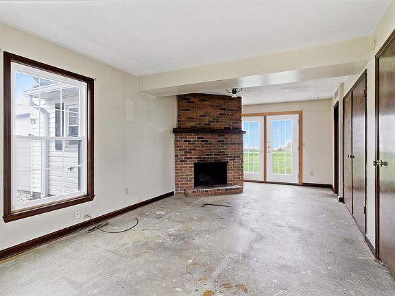 2nd image of 1461 N Manor Dr
