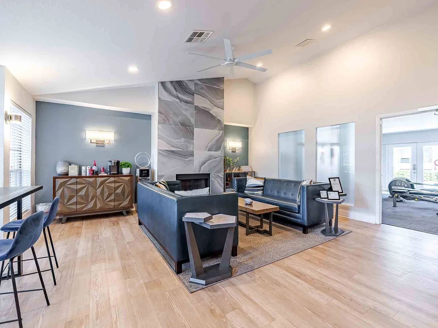 Promontory Point Apartments — Photo 3