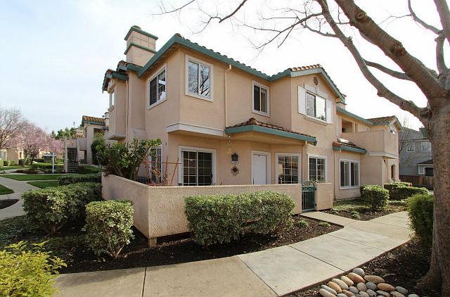 1st image of 1192 Tea Rose Cir
