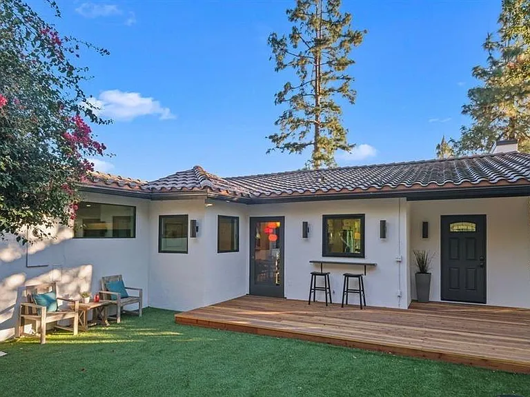 21041 Dumetz Rd — Photo 1