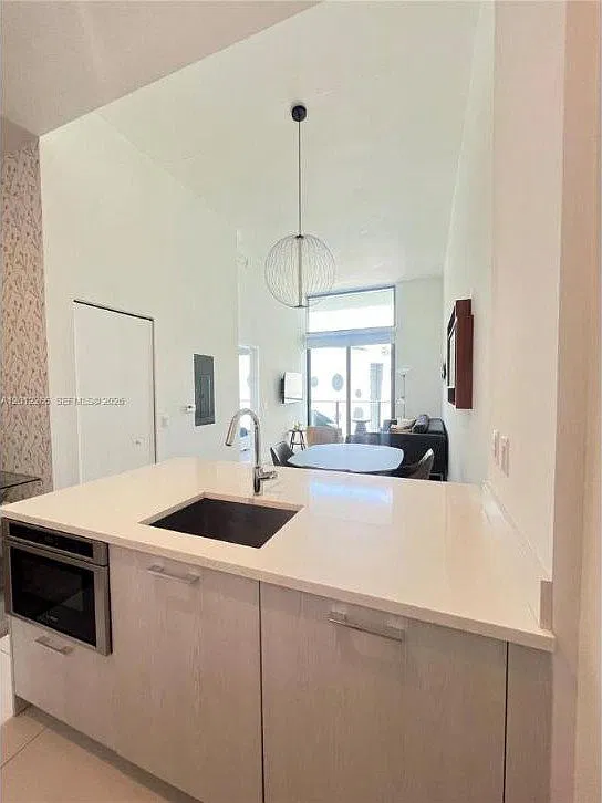 1 bed, 1.5 bath, 610 sqft, $3,290 — Photo 1