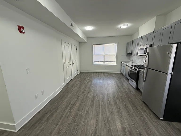 446-450 Irvine Turner Blvd #1D — Photo 8