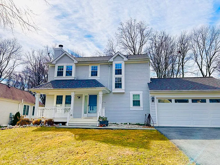 10933 Adare Dr — Photo 2