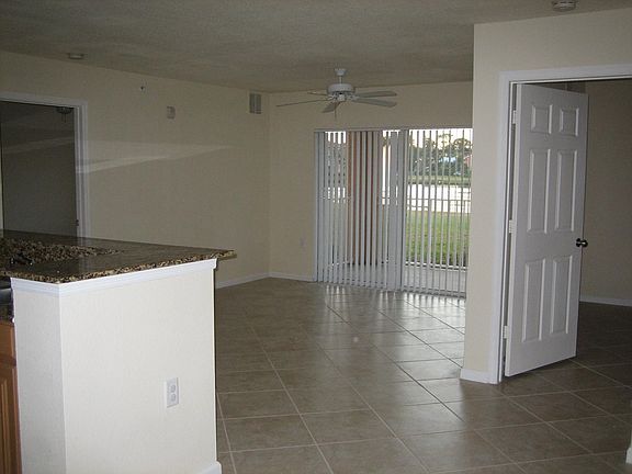 3rd image of 301 SW Palm Dr APT 104