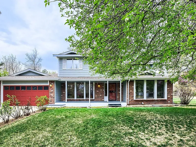 4556 Apple Way — Photo 1
