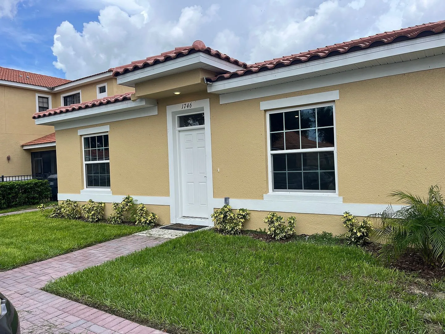 2 bed, 2.0 bath, 1050 sqft, $1,550 — Photo 2