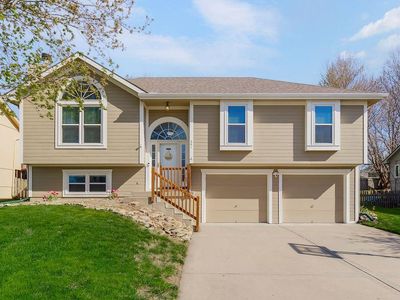 301 Porter Dr, Smithville, MO, 64089