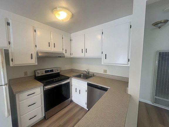 4th image of 1042 Grand Ave #4